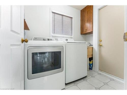 113 Greenshire Drive, Hamilton, ON - Indoor Photo Showing Laundry Room