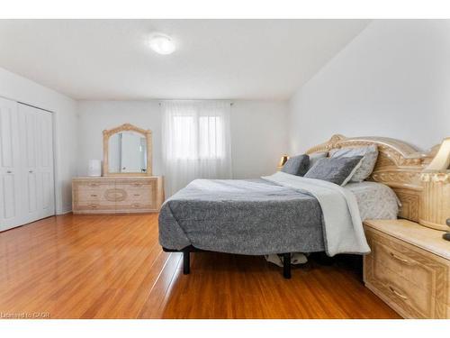 113 Greenshire Drive, Hamilton, ON - Indoor Photo Showing Bedroom