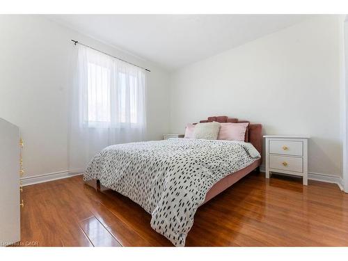113 Greenshire Drive, Hamilton, ON - Indoor Photo Showing Bedroom