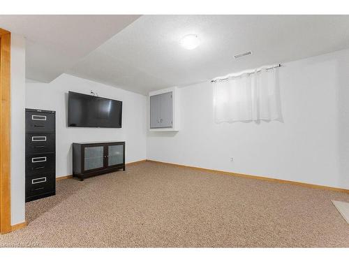 113 Greenshire Drive, Hamilton, ON - Indoor Photo Showing Other Room