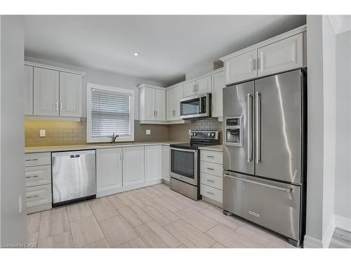 47 Szollosy Circle, Hamilton, ON - Indoor Photo Showing Kitchen