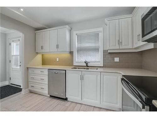 47 Szollosy Circle, Hamilton, ON - Indoor Photo Showing Kitchen With Double Sink