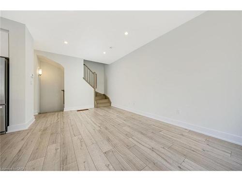 11-33 Jarvis Street, Brantford, ON - Indoor Photo Showing Other Room