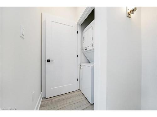 11-33 Jarvis Street, Brantford, ON - Indoor Photo Showing Laundry Room