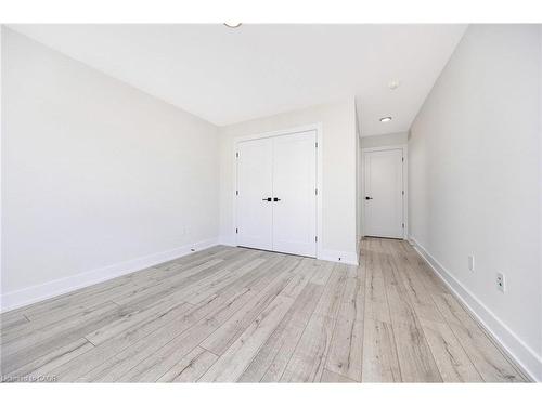 11-33 Jarvis Street, Brantford, ON - Indoor Photo Showing Other Room