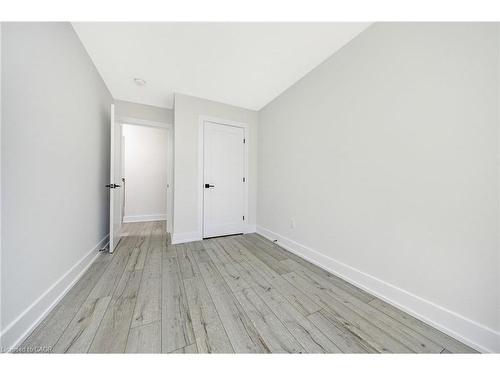 11-33 Jarvis Street, Brantford, ON - Indoor Photo Showing Other Room