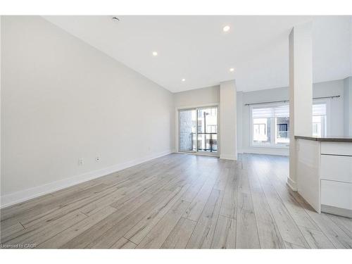 11-33 Jarvis Street, Brantford, ON - Indoor