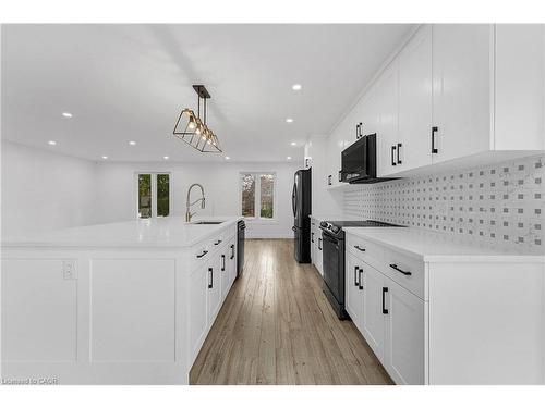 511 Gauthier Drive, Tecumseh, ON - Indoor Photo Showing Kitchen With Upgraded Kitchen