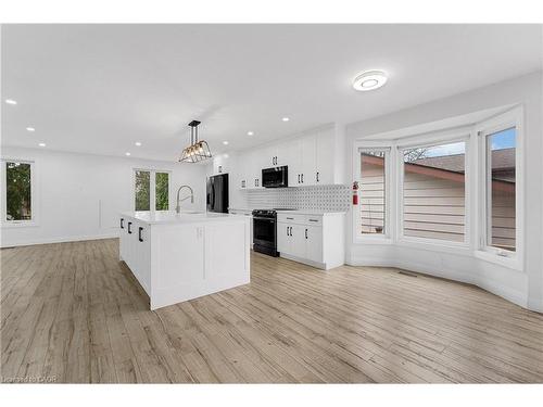 511 Gauthier Drive, Tecumseh, ON - Indoor Photo Showing Kitchen