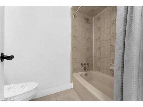 511 Gauthier Drive, Tecumseh, ON - Indoor Photo Showing Bathroom