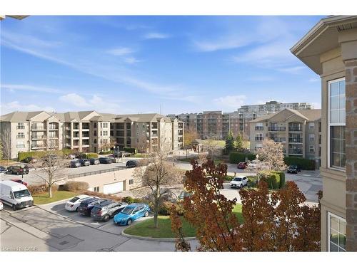 409-2035 Appleby Line, Burlington, ON - Outdoor