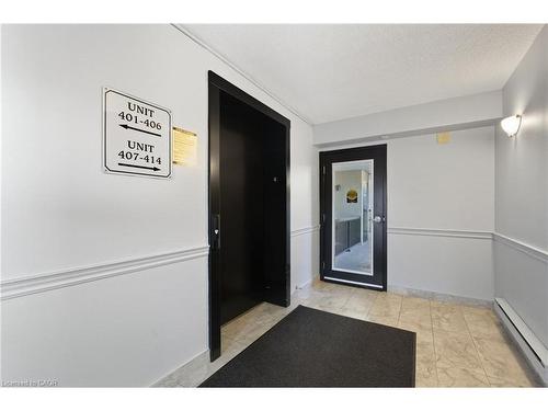 409-2035 Appleby Line, Burlington, ON - Indoor Photo Showing Other Room