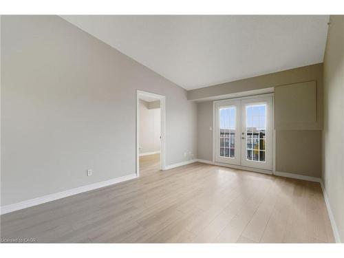 409-2035 Appleby Line, Burlington, ON - Indoor Photo Showing Other Room