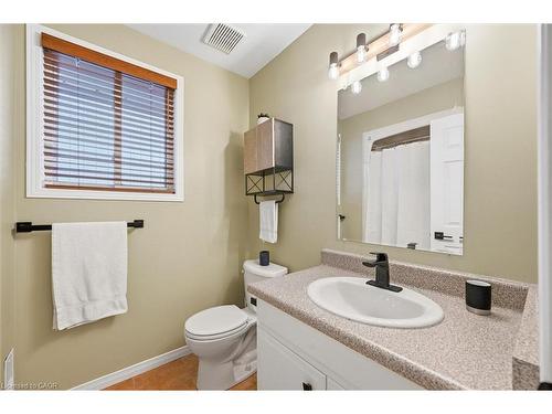 21 Arden Avenue, Hamilton, ON - Indoor Photo Showing Bathroom