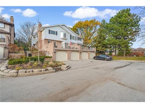 3-1513 Upper Middle Road, Burlington, ON - Outdoor