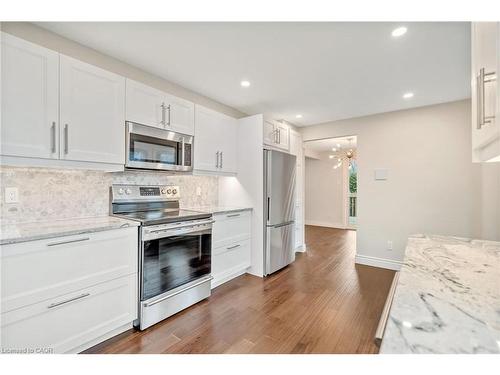 3-1513 Upper Middle Road, Burlington, ON - Indoor Photo Showing Kitchen With Upgraded Kitchen