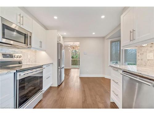 3-1513 Upper Middle Road, Burlington, ON - Indoor Photo Showing Kitchen With Upgraded Kitchen