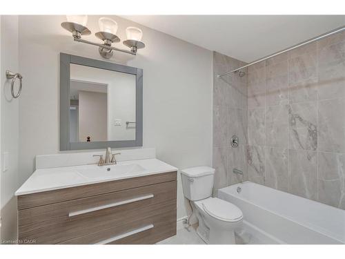 3-1513 Upper Middle Road, Burlington, ON - Indoor Photo Showing Bathroom