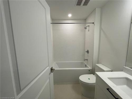 904-206 King Street W, Hamilton, ON - Indoor Photo Showing Bathroom