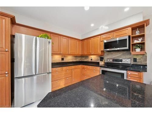 424 Clairbrook Crescent, Waterloo, ON - Indoor Photo Showing Kitchen