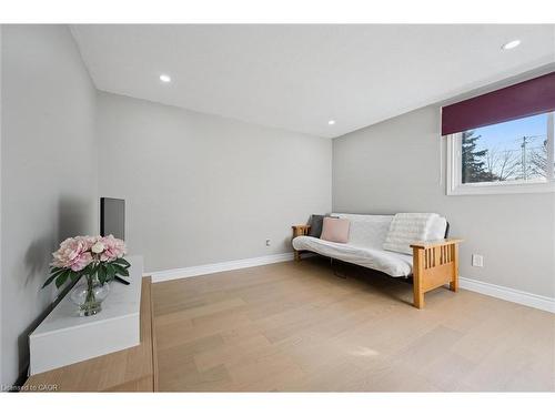 424 Clairbrook Crescent, Waterloo, ON - Indoor