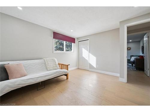 424 Clairbrook Crescent, Waterloo, ON - Indoor