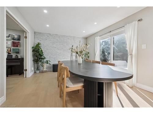 424 Clairbrook Crescent, Waterloo, ON - Indoor Photo Showing Dining Room