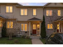 37-10 Foxglove Crescent  Kitchener, ON N2E 0E1
