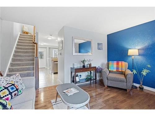 37-10 Foxglove Crescent, Kitchener, ON - Indoor Photo Showing Living Room