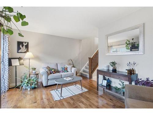 37-10 Foxglove Crescent, Kitchener, ON - Indoor Photo Showing Living Room