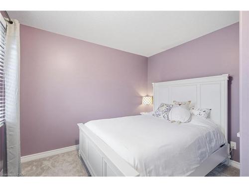 37-10 Foxglove Crescent, Kitchener, ON - Indoor Photo Showing Bedroom