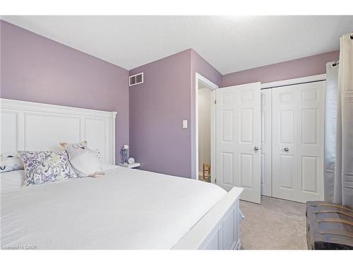 37-10 Foxglove Crescent, Kitchener, ON - Indoor Photo Showing Bedroom