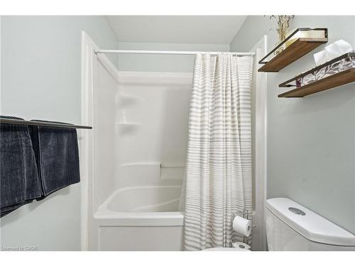 37-10 Foxglove Crescent, Kitchener, ON - Indoor Photo Showing Bathroom
