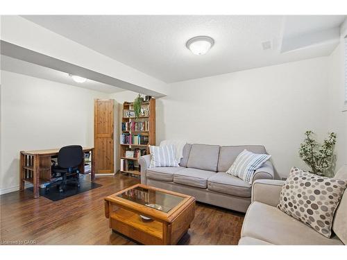 37-10 Foxglove Crescent, Kitchener, ON - Indoor Photo Showing Living Room