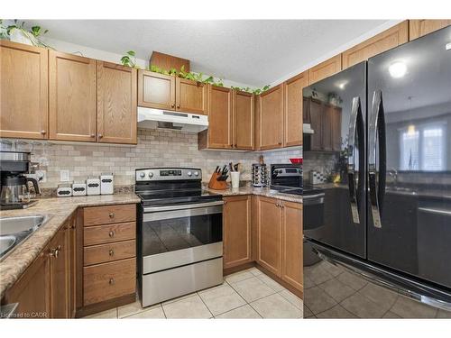 37-10 Foxglove Crescent, Kitchener, ON - Indoor Photo Showing Kitchen