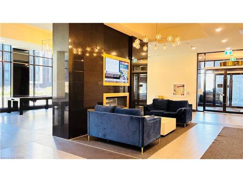 1536-145 Columbia Street W, Waterloo, ON - Indoor