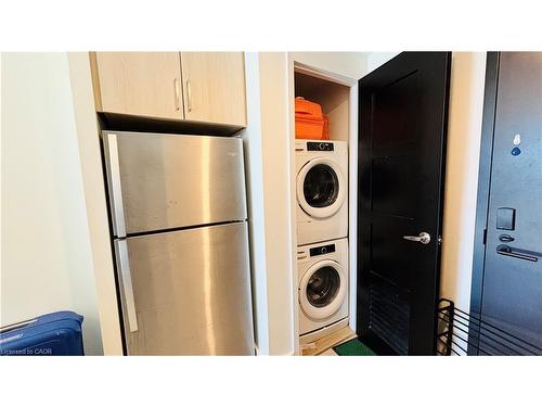 1536-145 Columbia Street W, Waterloo, ON - Indoor Photo Showing Laundry Room