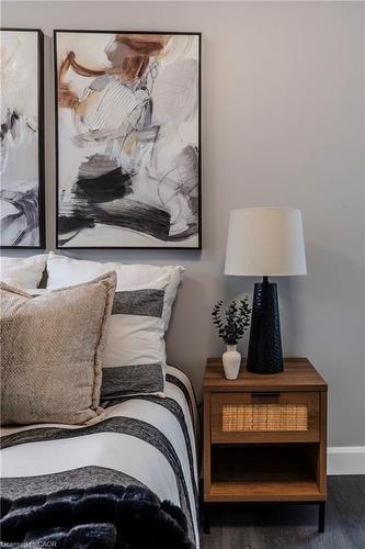 164 London Street N, Hamilton, ON - Indoor Photo Showing Bedroom