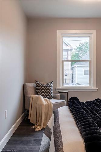 164 London Street N, Hamilton, ON - Indoor Photo Showing Bedroom