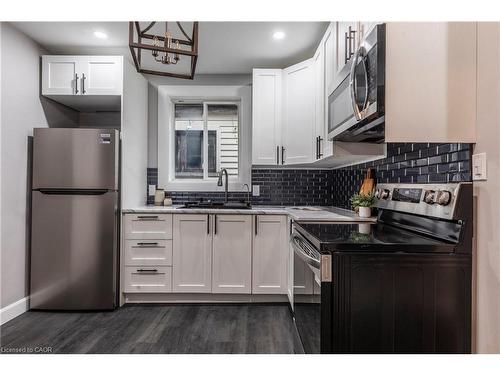 164 London Street N, Hamilton, ON - Indoor Photo Showing Kitchen