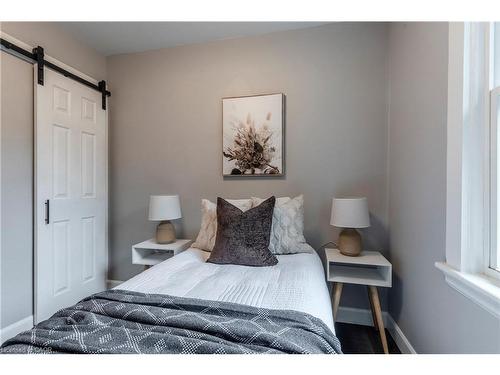 164 London Street N, Hamilton, ON - Indoor Photo Showing Bedroom