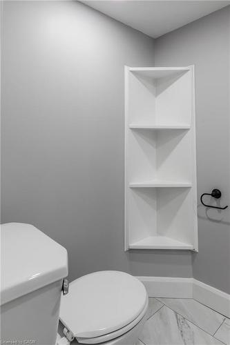 164 London Street N, Hamilton, ON - Indoor Photo Showing Bathroom