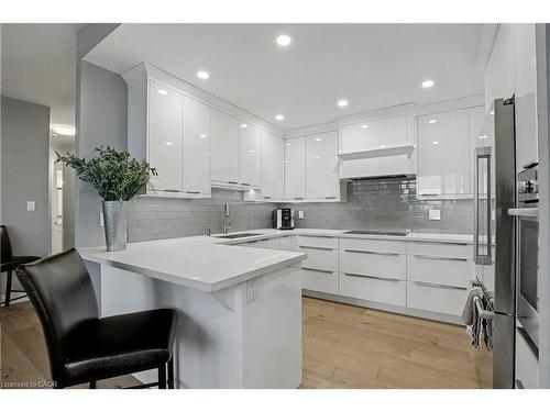 603-2121 Lakeshore Road, Burlington, ON - Indoor Photo Showing Kitchen With Upgraded Kitchen