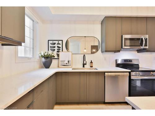 83-1317 Leriche Way, Milton, ON - Indoor Photo Showing Kitchen