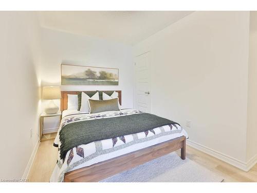 83-1317 Leriche Way, Milton, ON - Indoor Photo Showing Bedroom