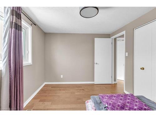 28 Ridgeway Crescent, Kitchener, ON - Indoor Photo Showing Bedroom