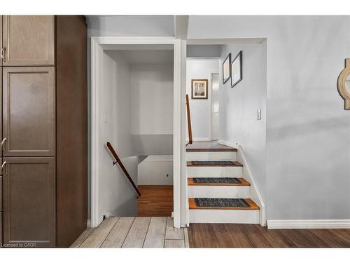 215 Berkindale Drive, Hamilton, ON - Indoor Photo Showing Other Room