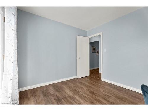 215 Berkindale Drive, Hamilton, ON - Indoor Photo Showing Other Room
