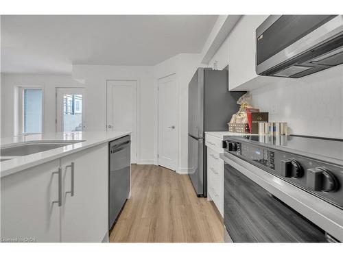 81-940 David Street, Wellington, ON - Indoor Photo Showing Kitchen