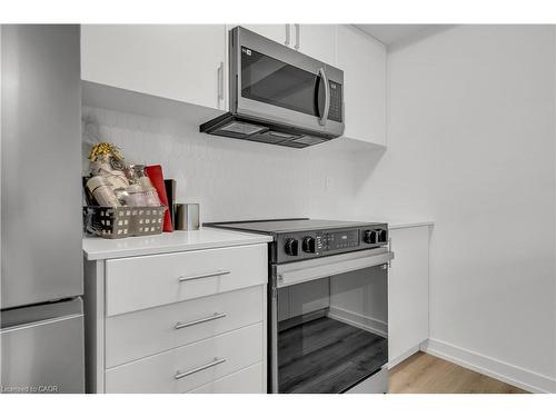 81-940 David Street, Wellington, ON - Indoor Photo Showing Kitchen